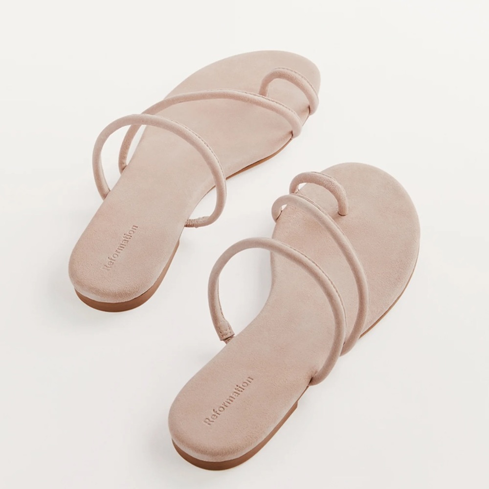 NIB, Limited Edition Ludo Toe Ring Strappy Flat Sandal, Serenade Suede